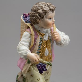 A pair of Meissen figurines, early part of the 20th century.