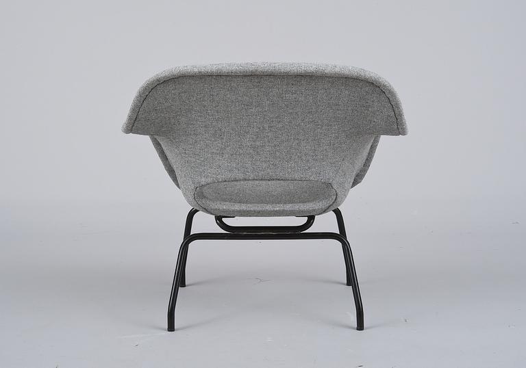 Ilmari Tapiovaara, AN ARMCHAIR.