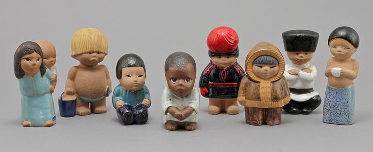 FIGURINER, 8 st, stengods, "All världens barn", Lisa Larson, Gustavsberg, 1900-talets fjärde kvartal.