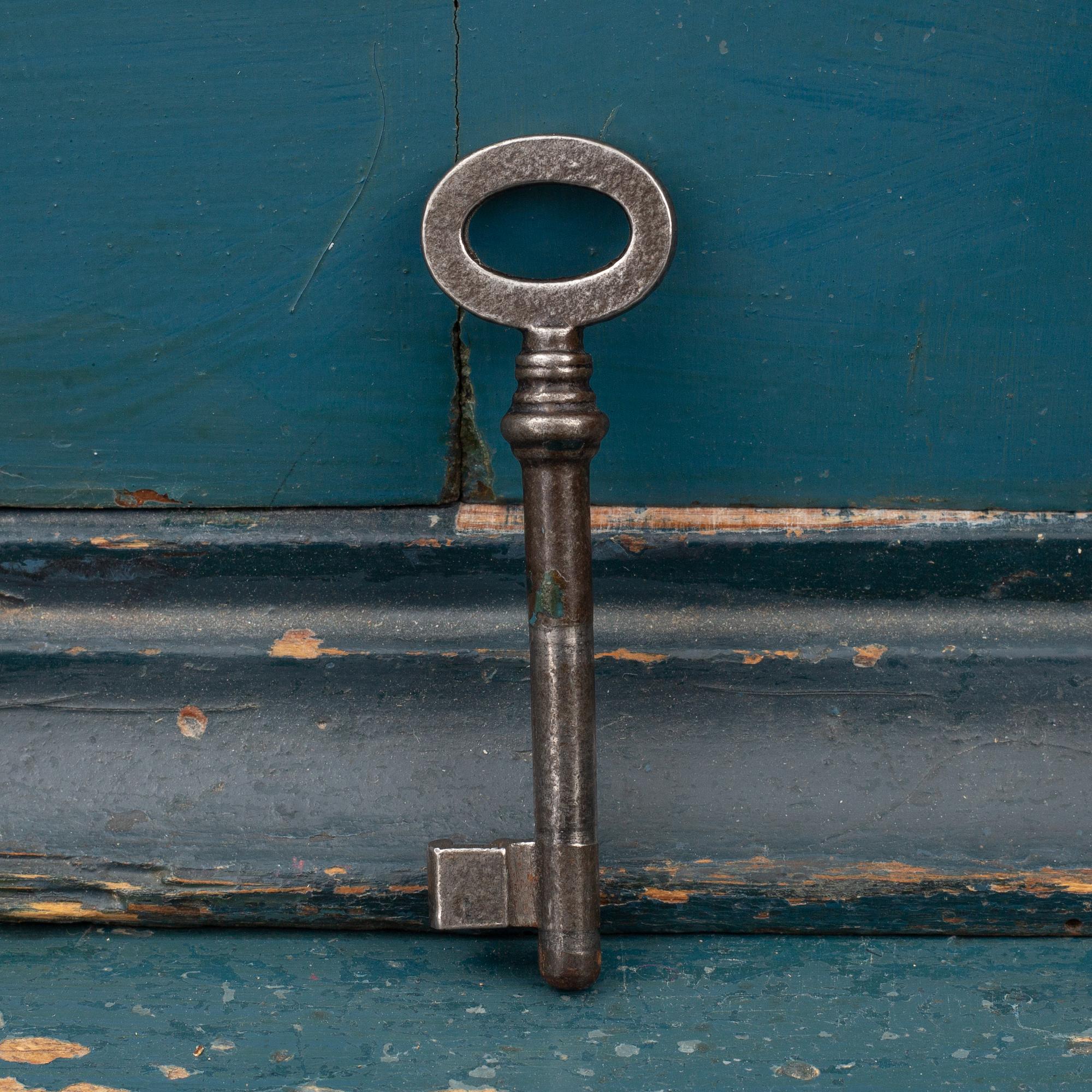 Skåp, allmoge, daterat 1807.