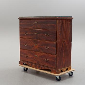 A painted pine chest of drawers from Hälsingland, 19th Century.