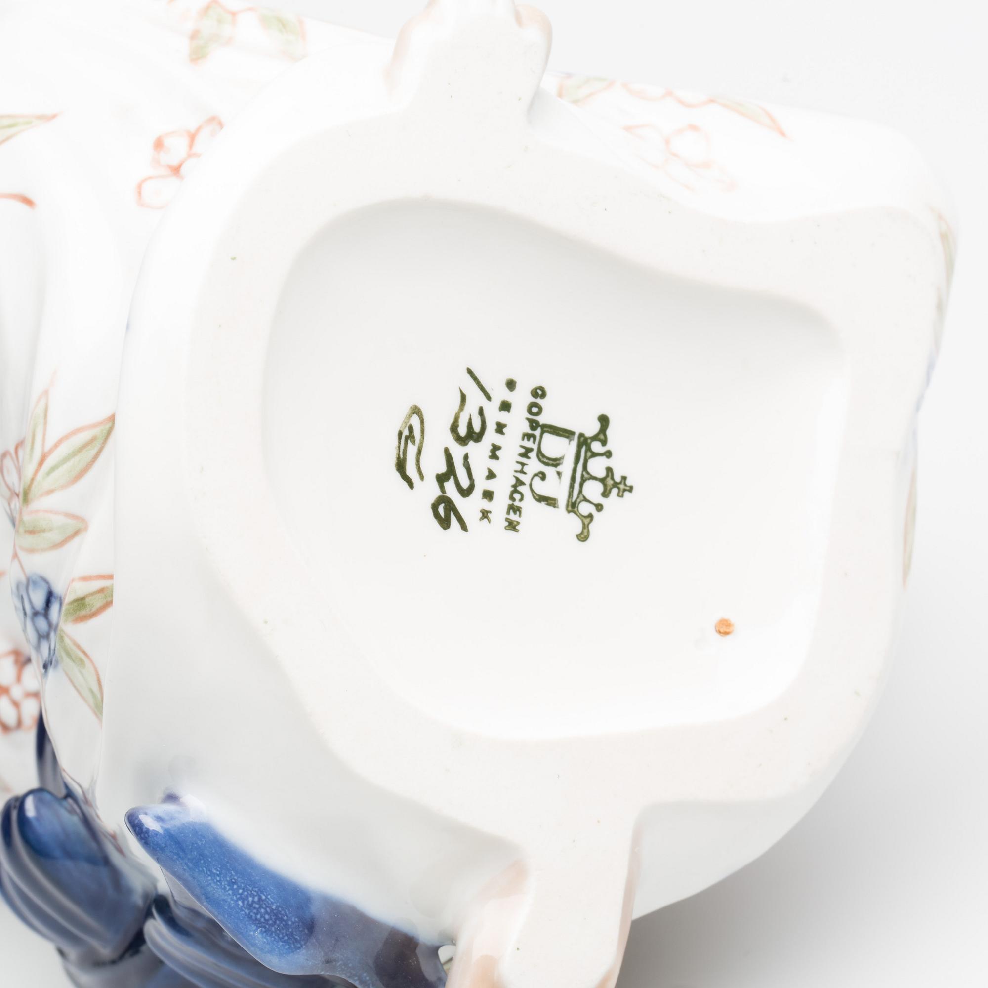 FIGURIN, porslin,  Dahl Jensen.