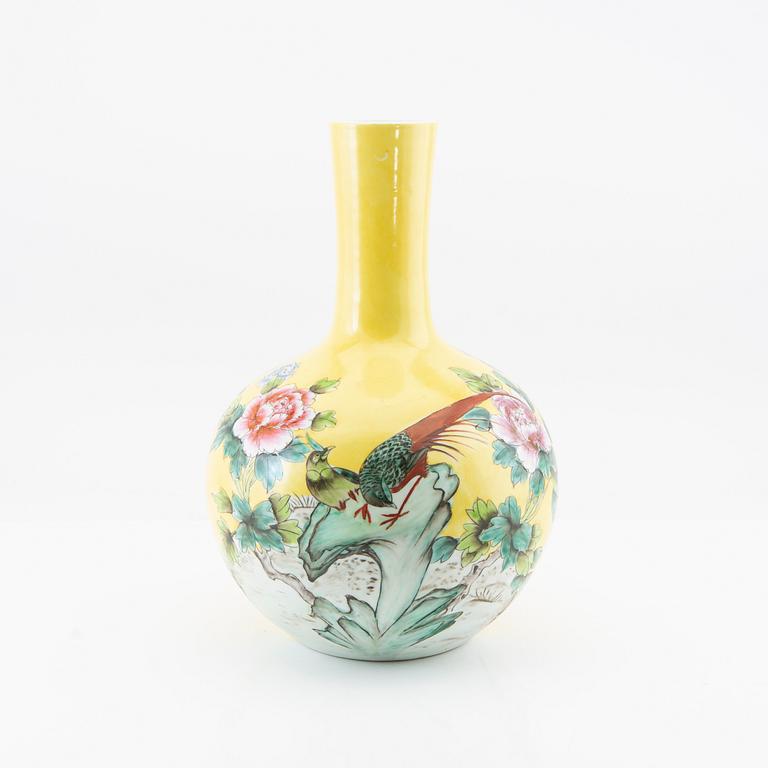 Vase, China 20th century porcelain.