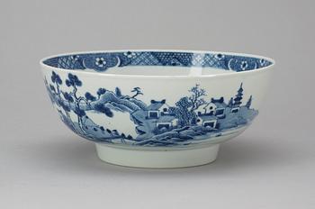 215. A blue and white bowl, Qing Dynasty, Qianlong (1736-95).