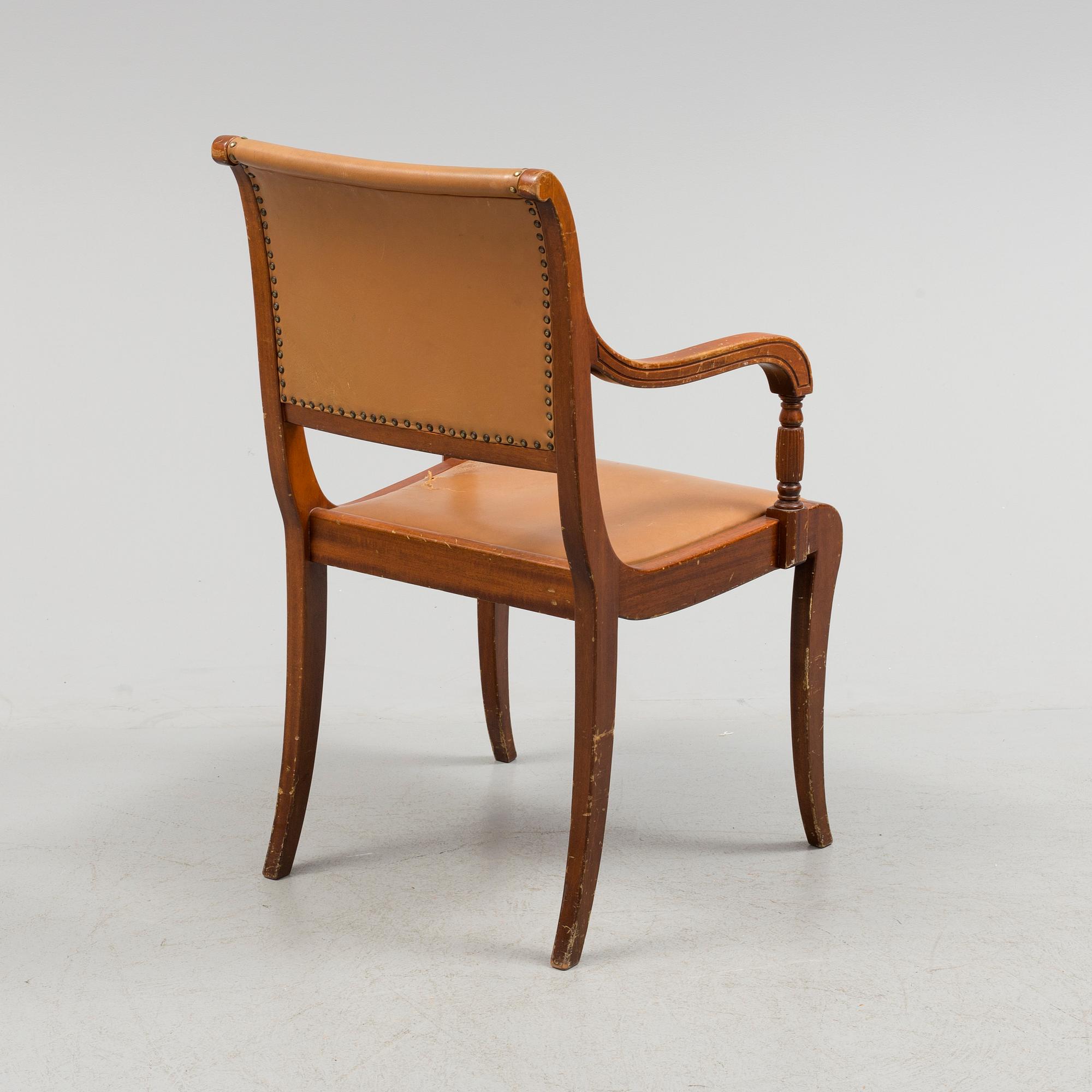 SKRIVBORD MED STOL, engelsk stil, 1900-talets mitt.