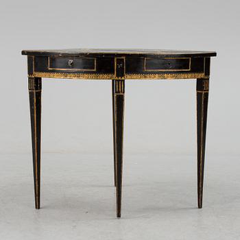 HÖRNBORD, gustavianskt, omkring år 1800.