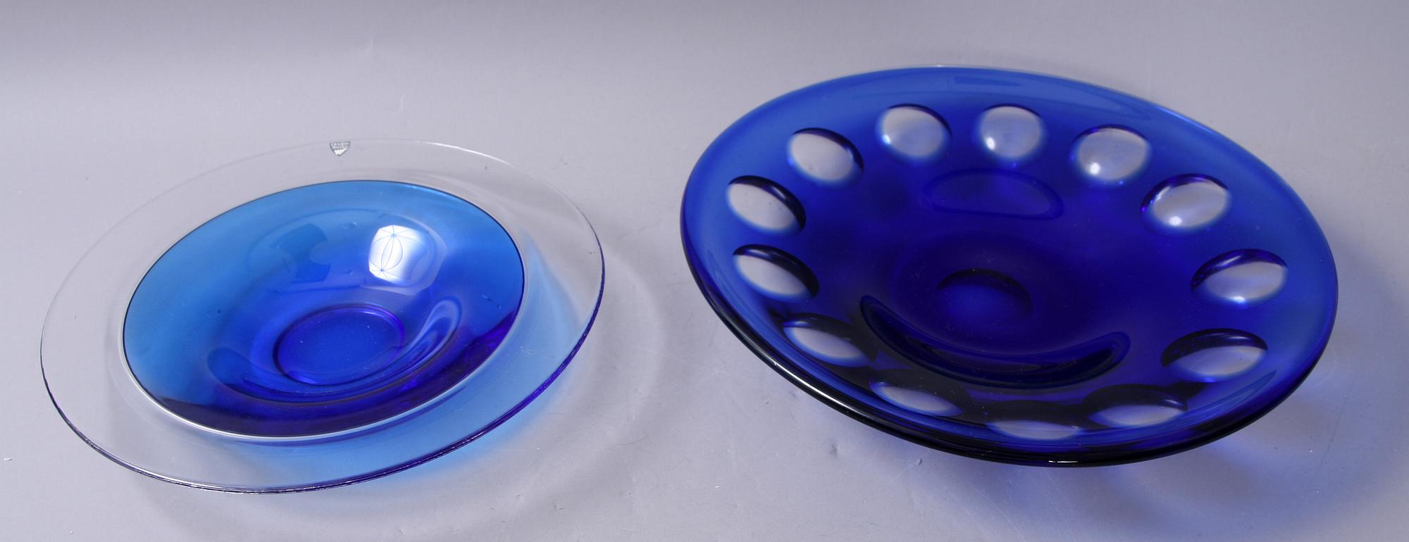 FAT, 2 st, glas, Orrefors samt Gösta Sigvard,  Lindshammar Glasbruk.