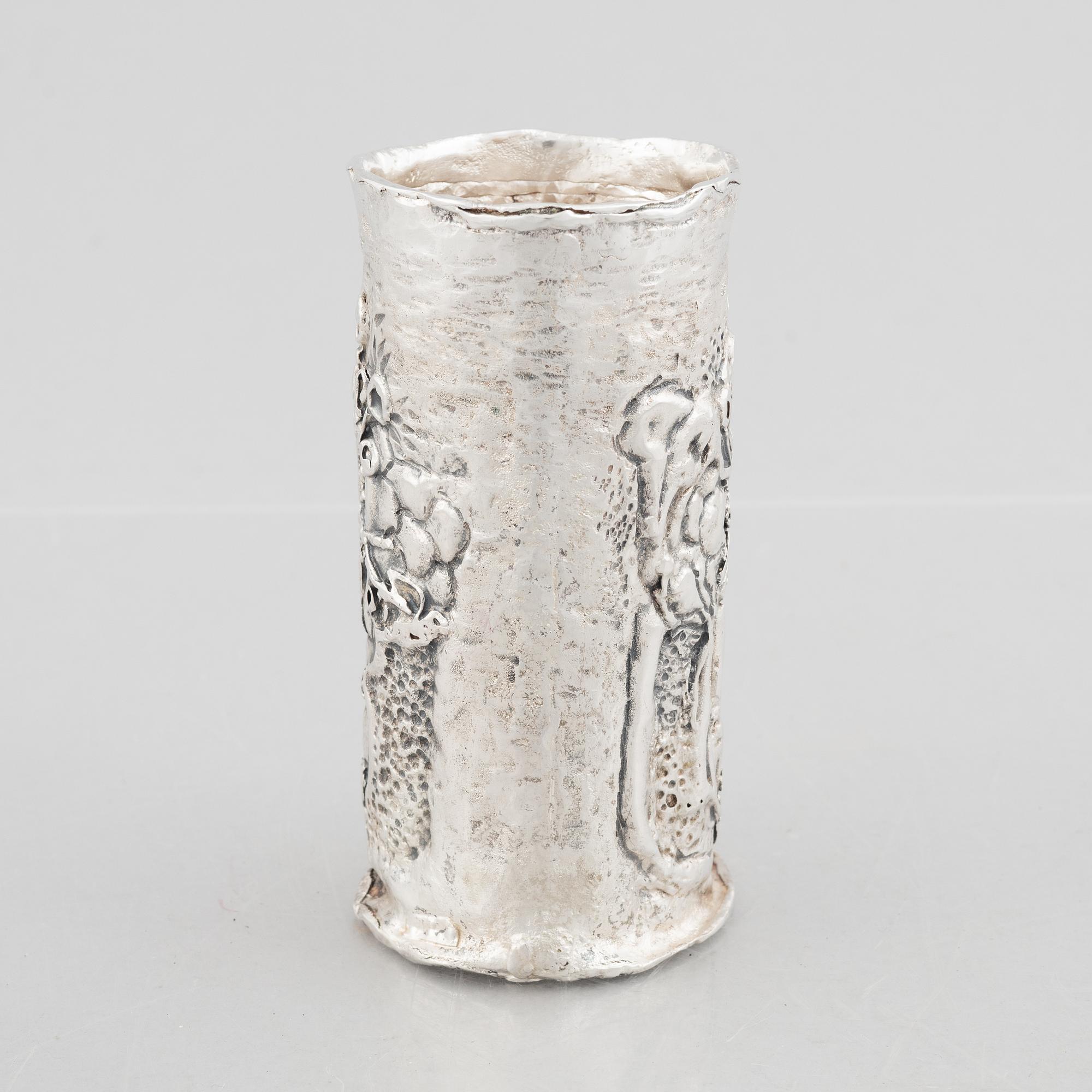 A sterling silver vase, mark of Lars Arby, Gothenburg, Sweden, 1975.