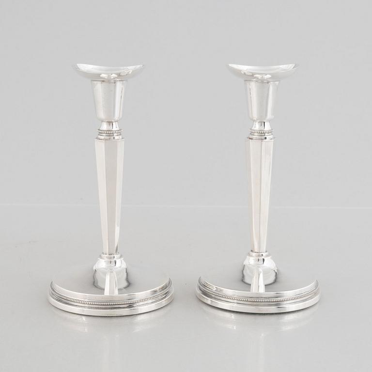 Eric Löfman, ljusstakar, ett par, silver, MGAB, Uppsala, 1974.