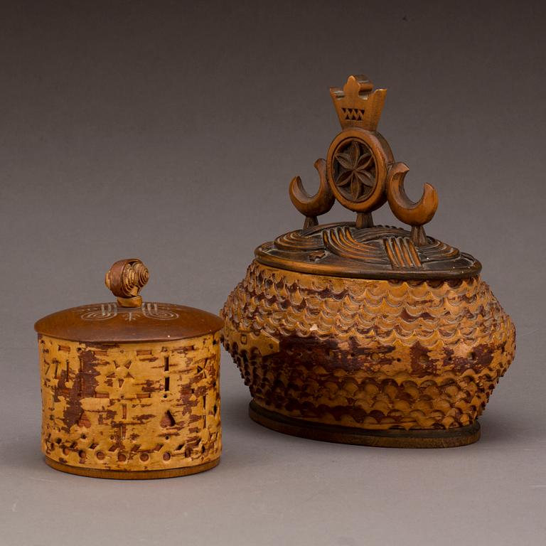 ASKAR MED LOCK, 2 st, sign, Kalevala Koru, Finland.