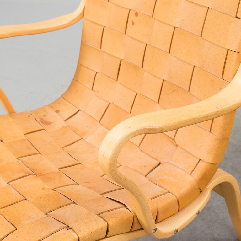 BRUNO MATHSSON, karmstolar, ett par, "Eva", Firma Karl Mathsson, Värnamo, 1976.