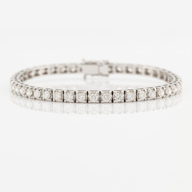 Tennis bracelet with brilliant-cut diamonds, including HRD report.