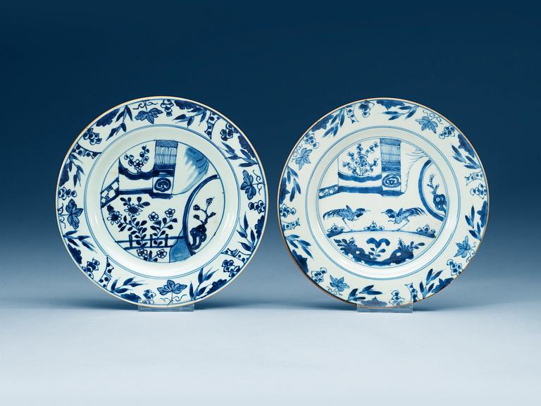 A set of seven blue and white dishes, Qing dynasty, Qianlong (1736-1796).