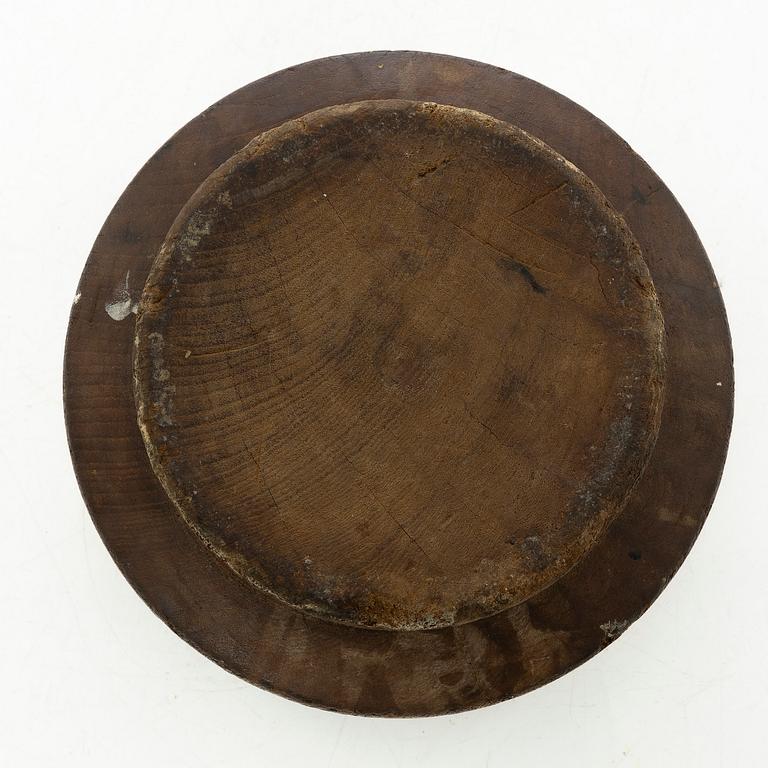 A deep dish, folk art, 18th/19th century.