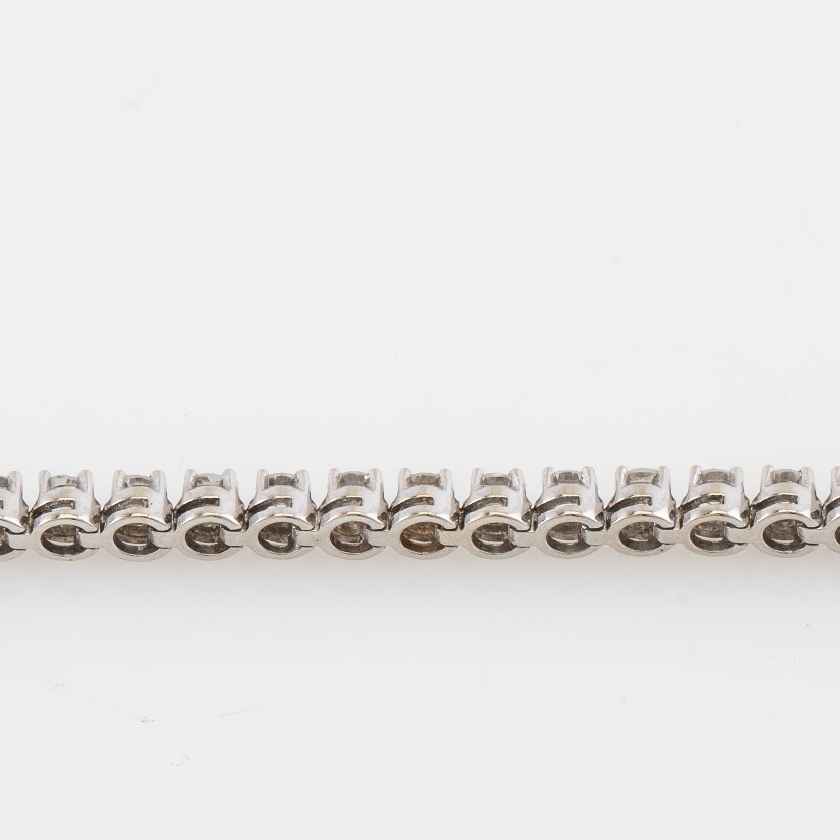 Tennisarmband av 18K vitguld med runda briljantslipade diamanter 3,50 ct totalt, R.Jacot Zermatt Schweiz.