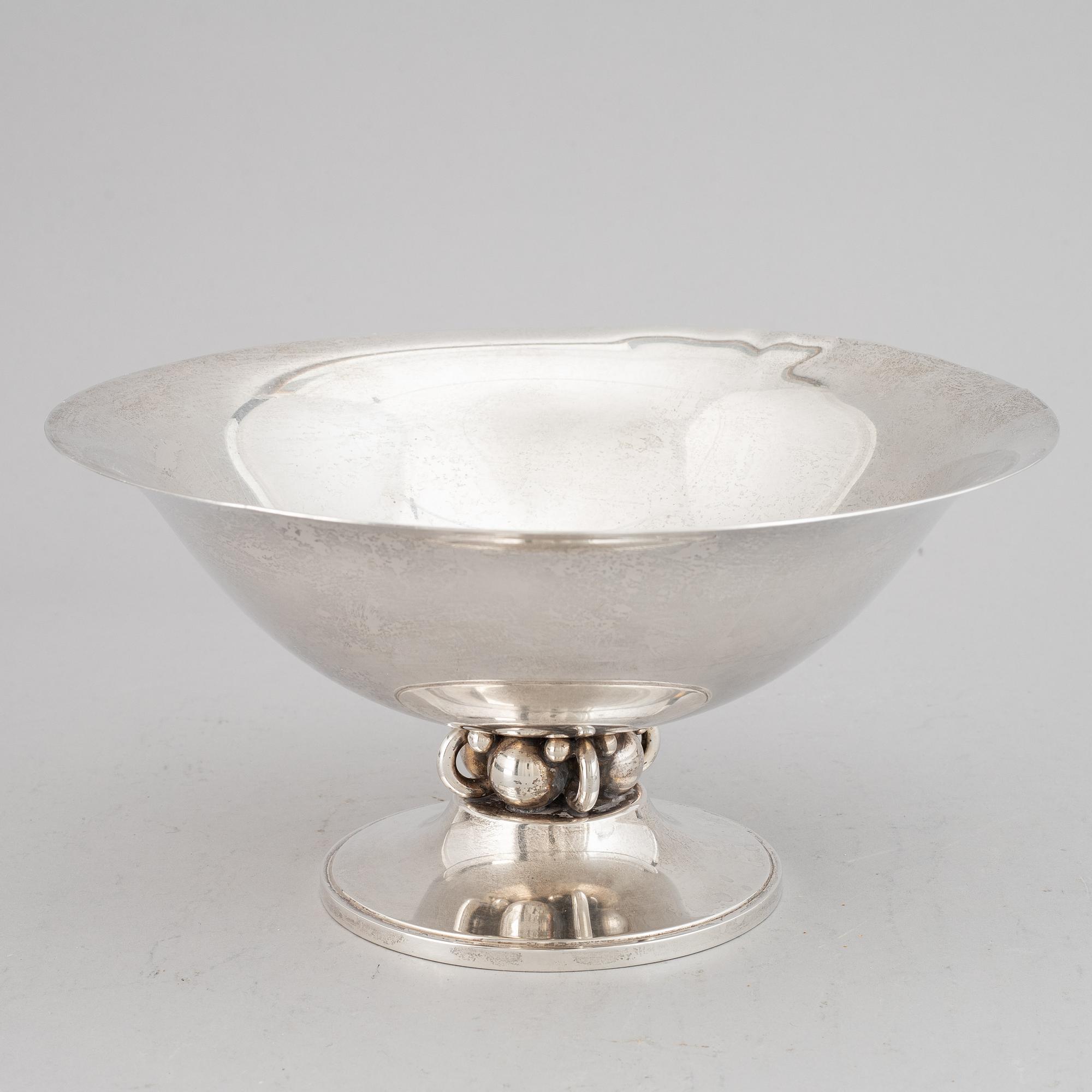 Alphonse LaPaglia, a sterling silver bowl.