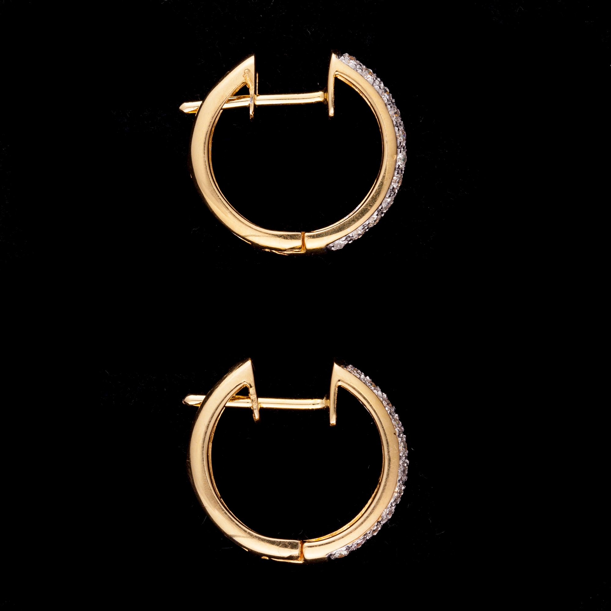 ÖRHÄNGEN, 18K guld, små diamanter. Vikt 4,3 g. Ostämplade.