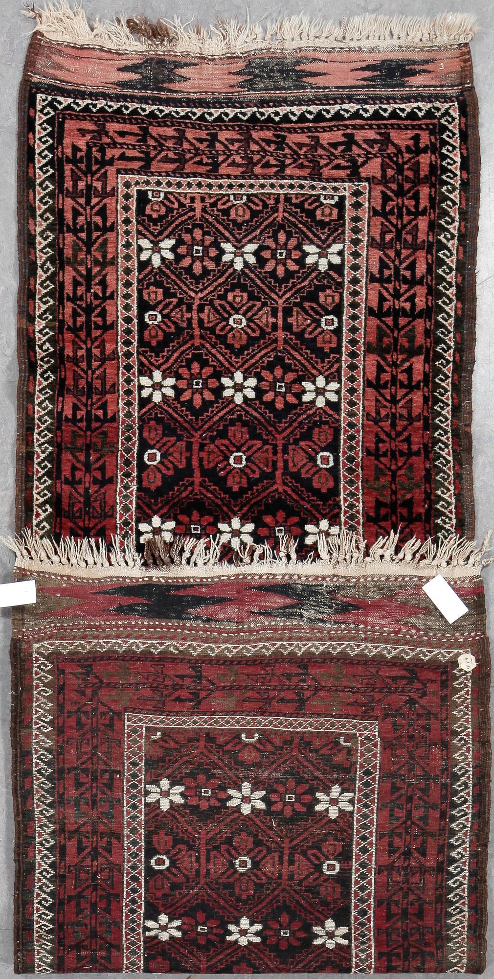GALLERIMATTA, semiantik/old Beludj. 248 x 95,5 + kortsidorna med ca 12 cm slätväv på varje sida.