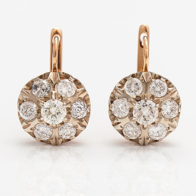 A pair of 14K gold earrings with diamonds ca. 3.40 ct in total. Soviet union.