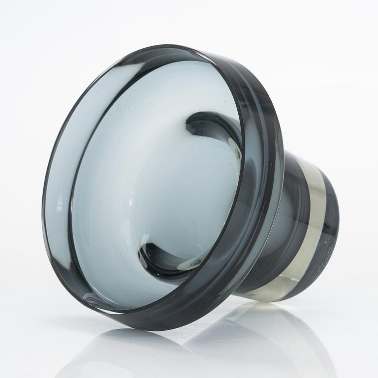 Kaj Franck, A glass vase, model KF 260. Signed K Franck Nuutajärvi Notsjö -60.
