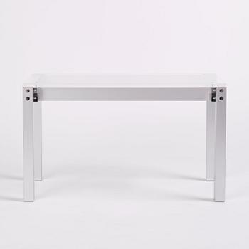 Fredrik Paulsen, a unique bench, "Bench One", JOY, 2024.