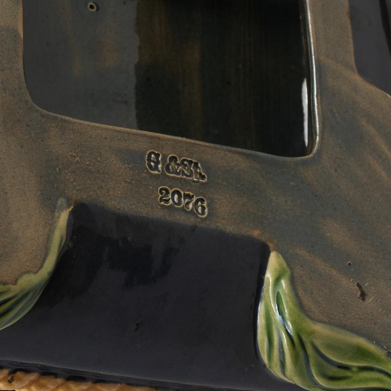 BORDSLAMPA, majolika, Gerbing & Stephan, Österrike, 1800-talets slut.