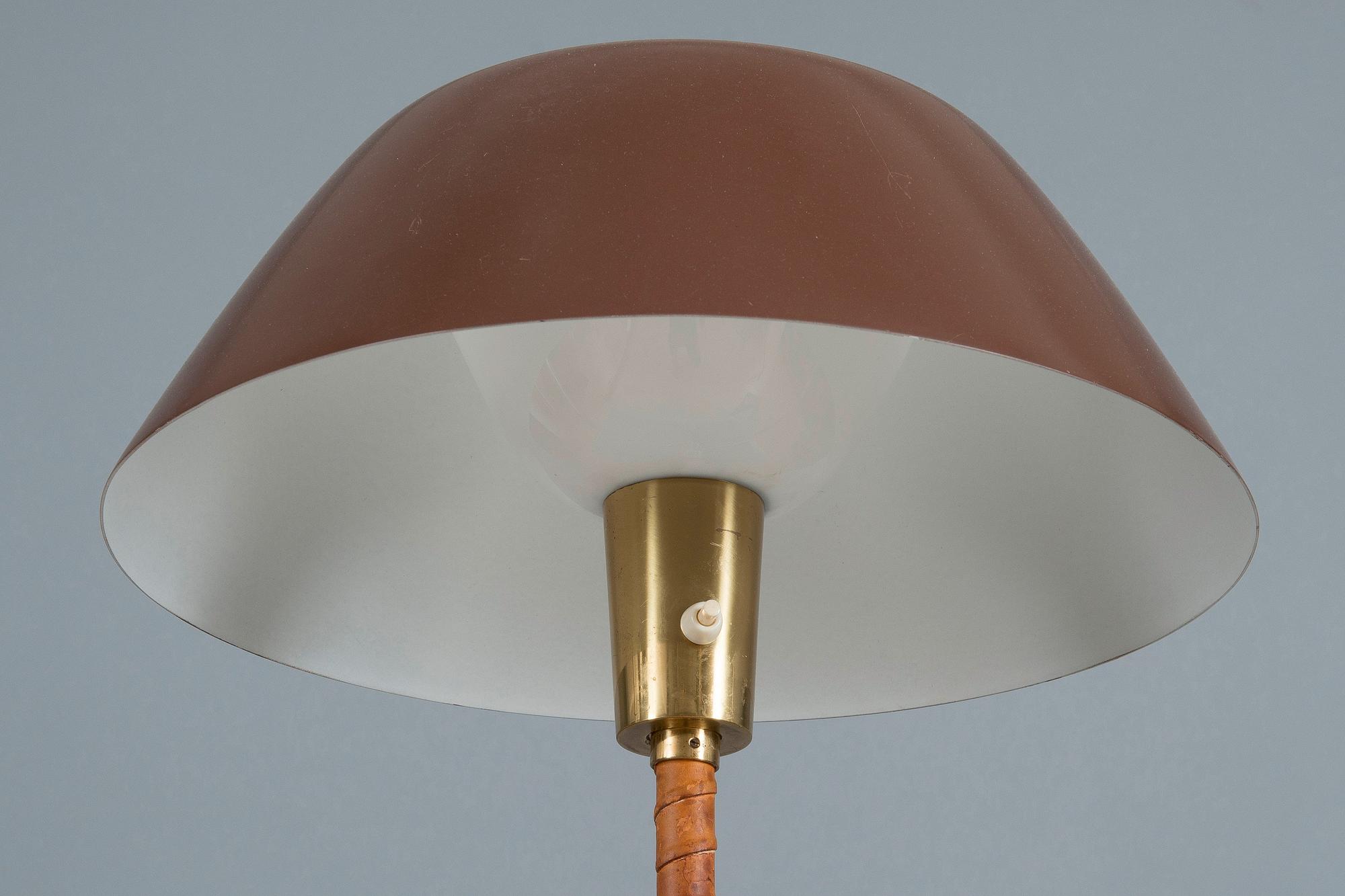 Lisa Johansson-Pape, BORDSLAMPA.