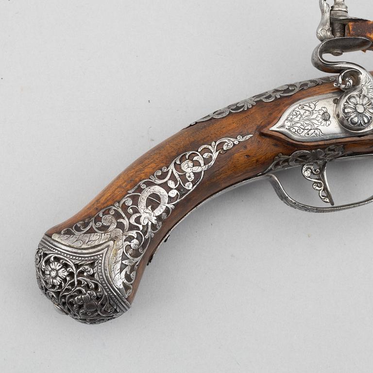 Flintlock pistol, signed Ivan Garatto. Brescia 17th century.