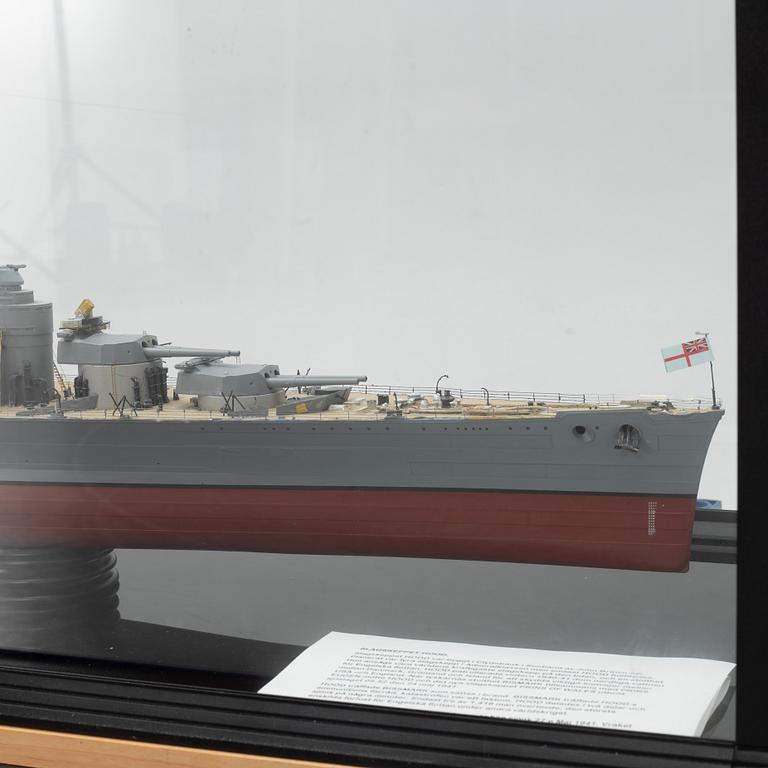 A plastic scale model of battlecrusier HMS Hood, 1:200.