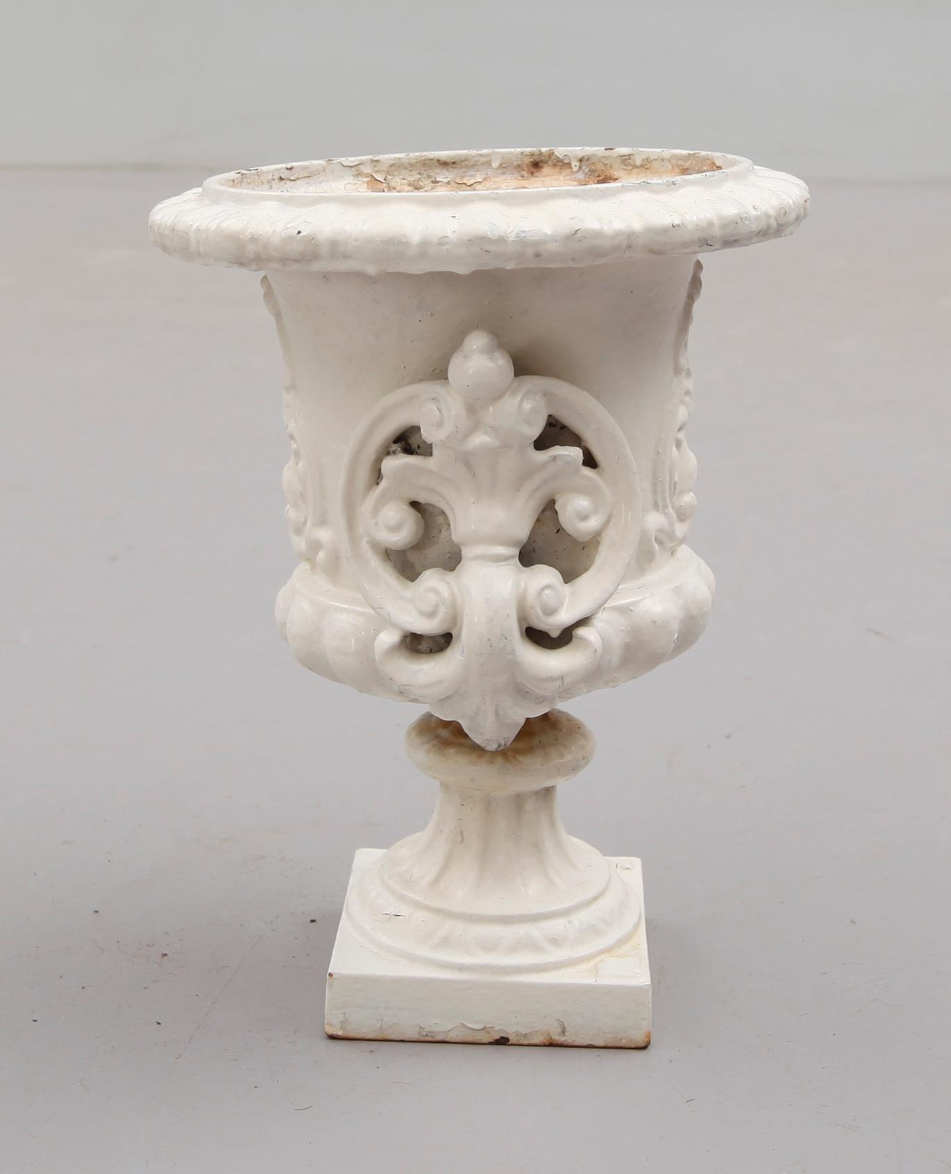 TRÄDGÅRDSURNA, gjutjärn, tidigt 1900-tal.