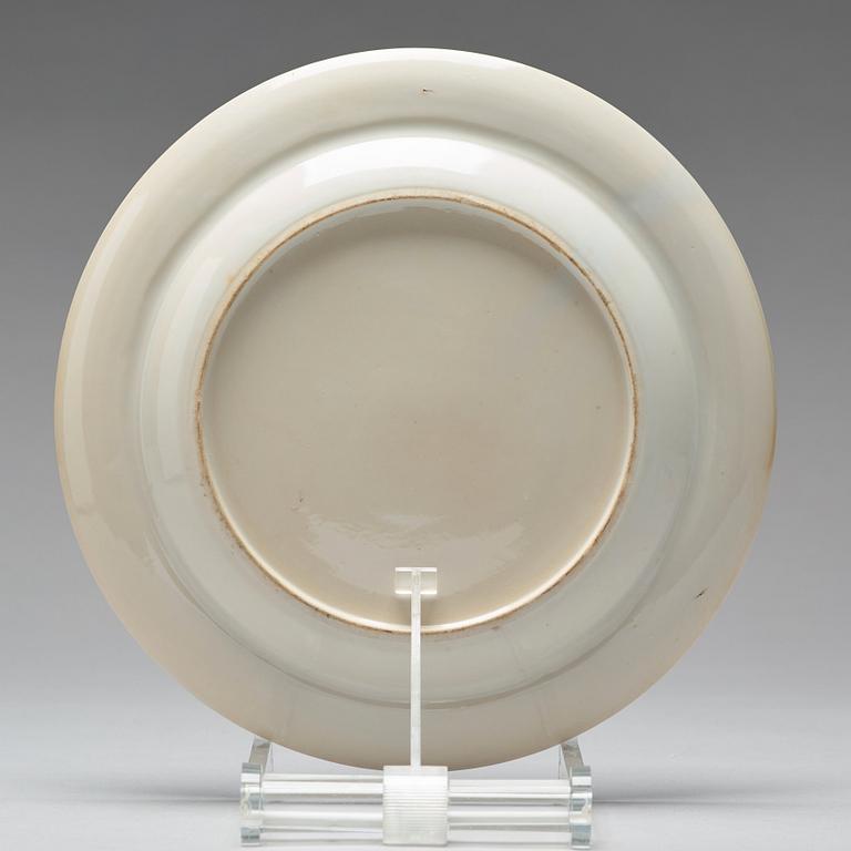 TALLRIKAR, fyra stycken, kompaniporslin. Qingdynastin, Jiaqing (1796-1820).