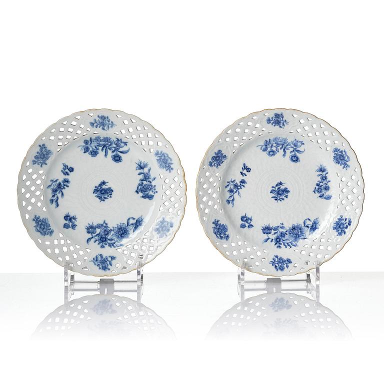 A set of 11 blue and white dessert plates, Qing dynasty, Qianlong (1736-95).