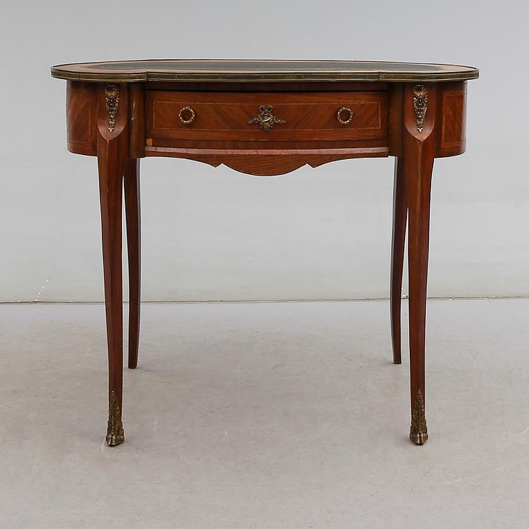 DAMSKRIVBORD, Frankrike, 1900-talets början.