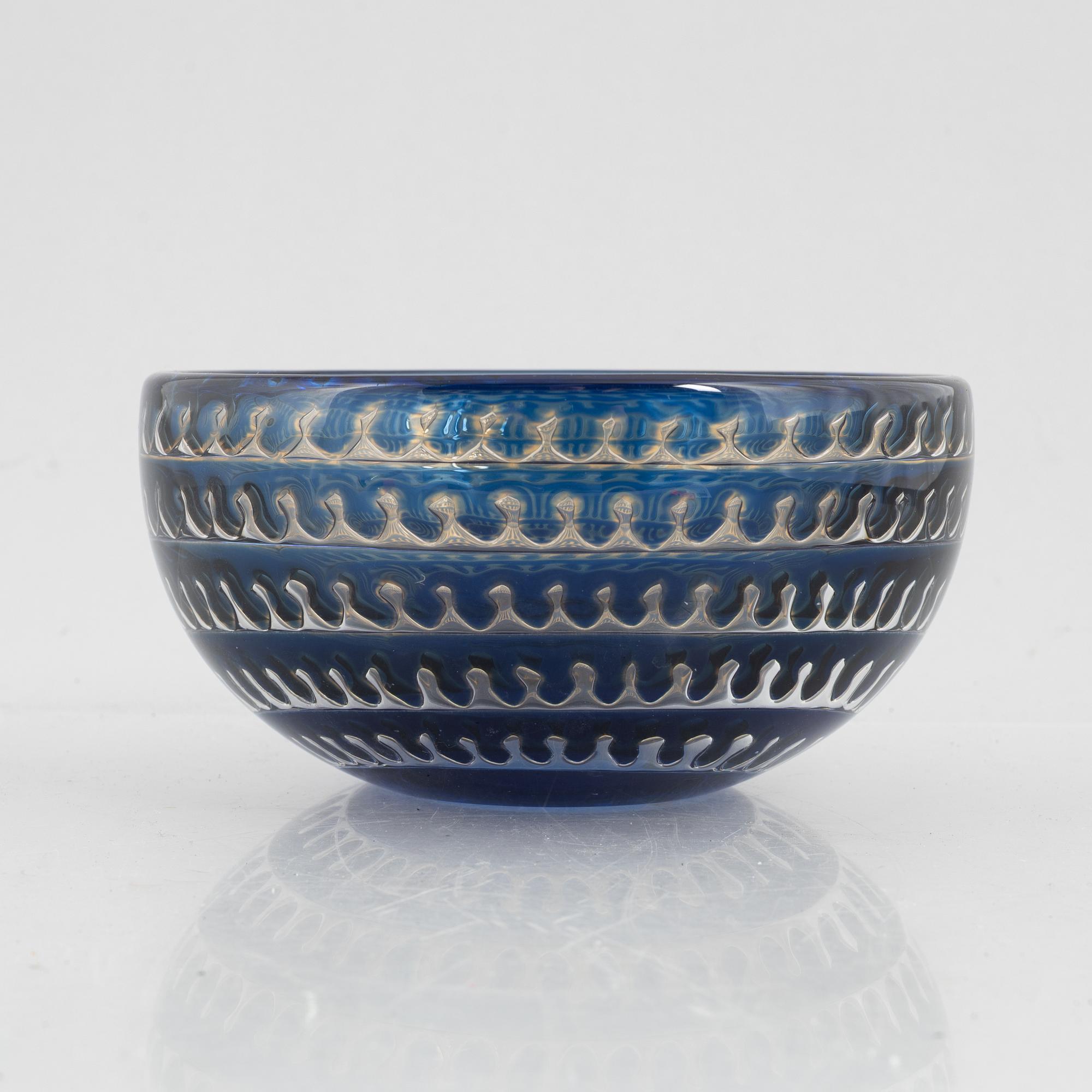 Edvin Öhrström, an "Ariel" glass bowl, Orrefors, Sweden, 1976.