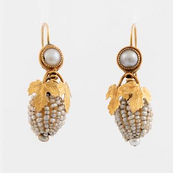 Gold and seed pearl grapewine earrings, 1800's.