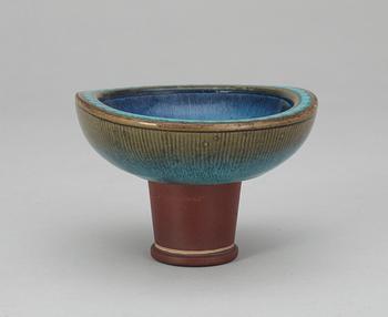 A Wilhelm Kåge 'Farsta' stoneware footed bowl, Gustavsberg studio.