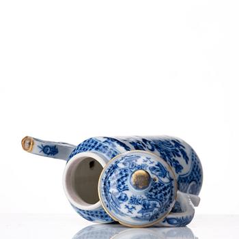 A blue and white tea pot with cover, Qing dynasty, Qianlong (1736-95).