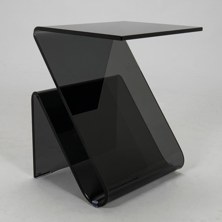 A 2024 'Zeta' magazine rack / table for Sovet Italy.