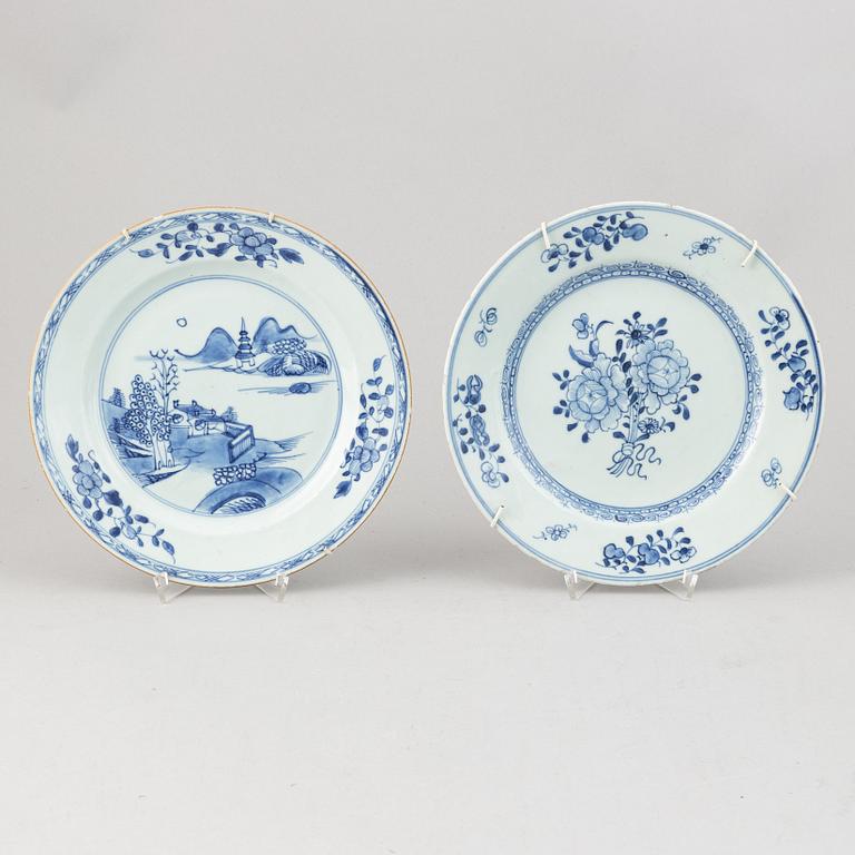 A group of 11 blue and white dinner plates, Qing dynasty, Qianlong (1736-95).