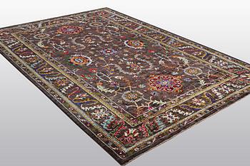 A carpet Zeigler design, ca 305 x 208 cm.