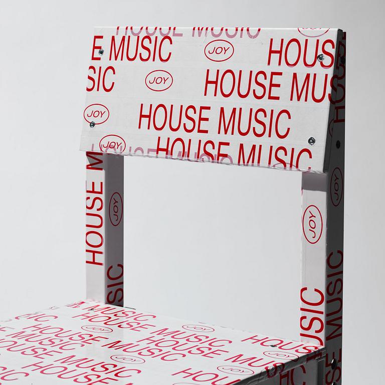 Fredrik Paulsen, a unique chair, "Chair One, Knuckles Chuckles", JOY, 2024.