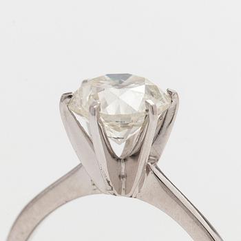 Sormus, 14K valkokultaa, ja briljanttihiottu timantti.