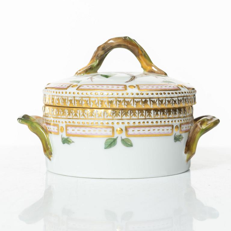 Royal Copenhagen, lockask, "Flora Danica", Danmark, 1954-9.