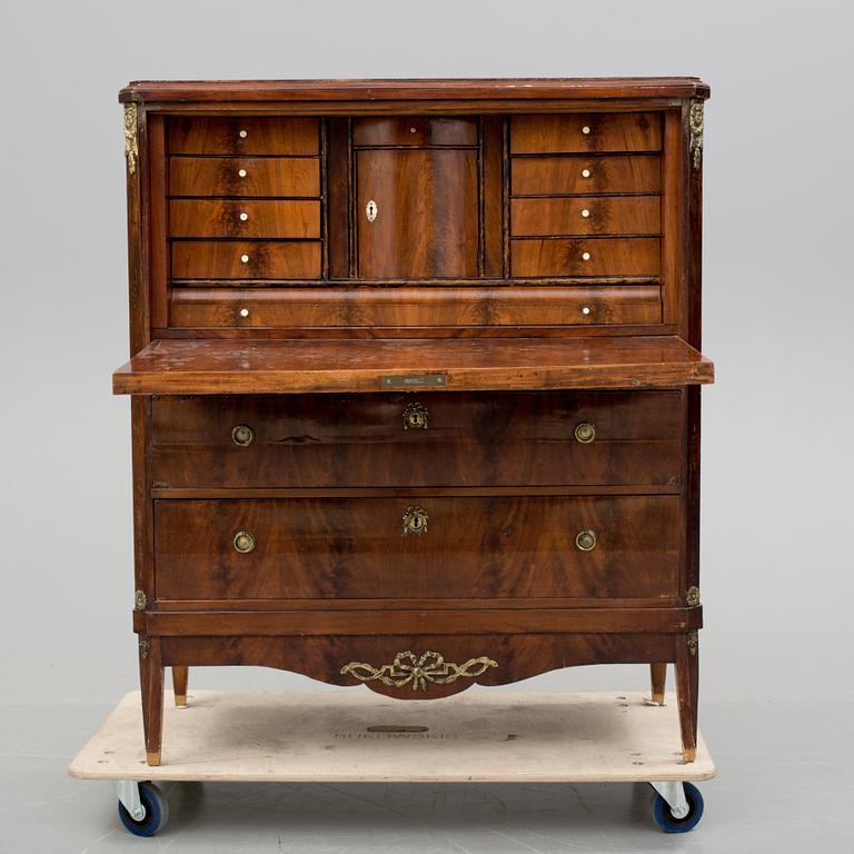 CHIFFONJÉ, gustaviansk stil, 1800-talets slut.