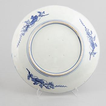 Two Japanese porcelain plates, early 20th centur.