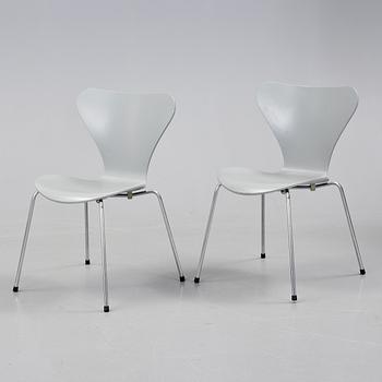 STOLAR, 2 st, "Sjuan", Arne Jacobsen, Fritz Hansen 1989.