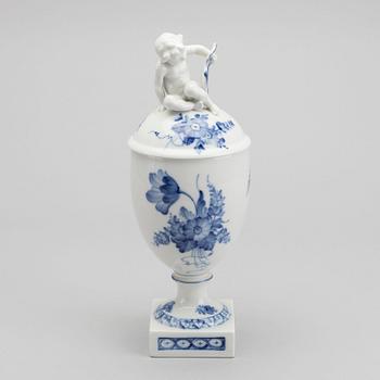 A PORCELAIN VASE "BLÅ BLOMST" ROYAL COPENHAGEN.