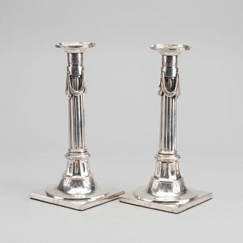 A COUPLE OF SILVER CANDLESTICKS, Braunschweig.
