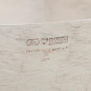 Tapio Wirkkala, malja, hopeaa, malli 243, Kultakeskus Hämeenlinna 2007.