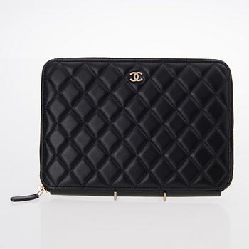 CHANEL, Travel Case / clutch bag with zipper.